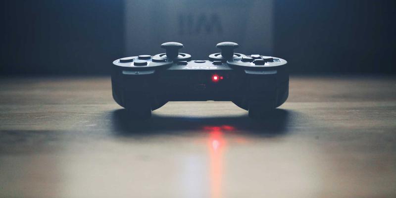 冰箱表面材质大比拼：不锈钢、黑钢与嵌入式面板如何影响你的预算与选择