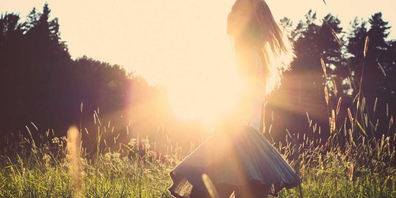 智能冰箱价格解析：联网、摄像头与语音功能如何影响家电成本与价值